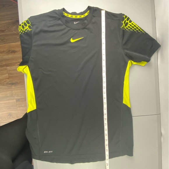 Nike Black Neon Yellow Dri-Fit Short Sleeve Athletic Shirt Men's size medium - Picture 8 of 10